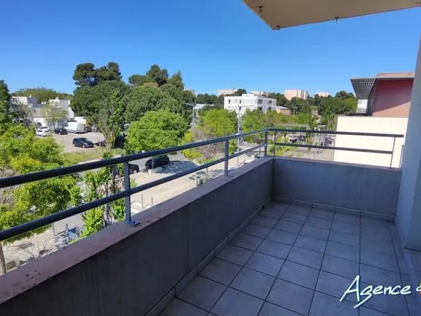 Appartement T3 avec terrasse