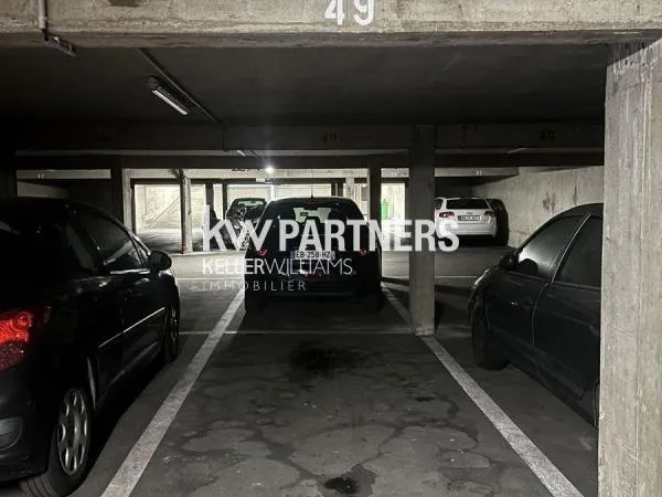 Parking/Box PARIS 20