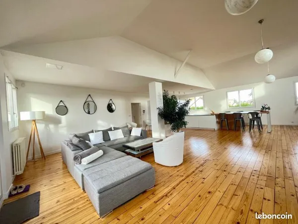 Loft avec espace d'exploitation indépendant