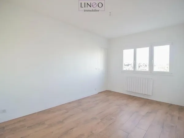 CHOISY LE ROI - ROUGET DE LISLE - APPARTEMENT 2 PIECES DE 34 M² - BALCON - CAVE