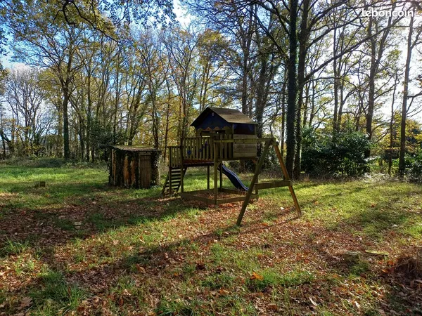 Beau terrain boisé de3930m2 constructible sur 129m2