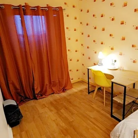 Chambre disponible à louer
