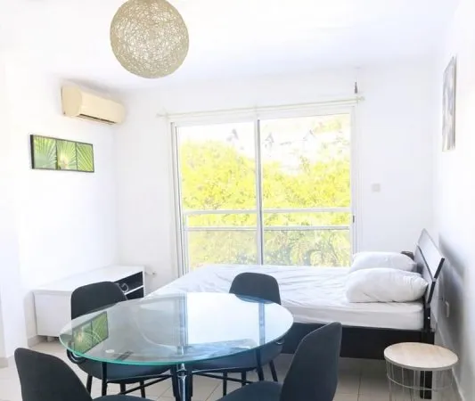 T1 meublé avec parking - Saint-Gilles, secteur Boucan-Canot