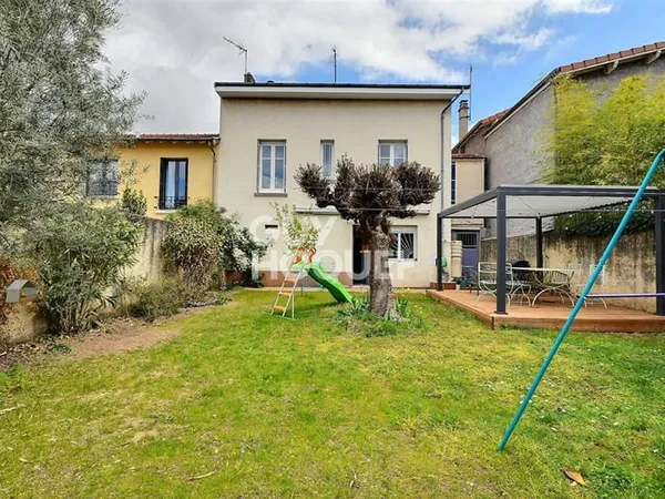 Maison familiale 120 m² habitable, Bron, Les Genêts (Prox. Montchat) (69500)