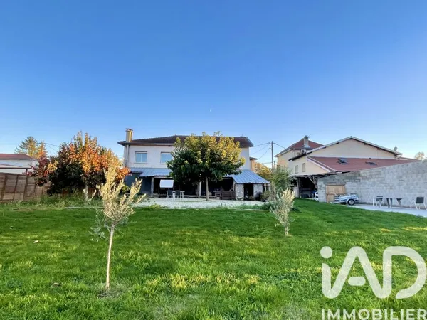Maison 7 pièces 212 m²