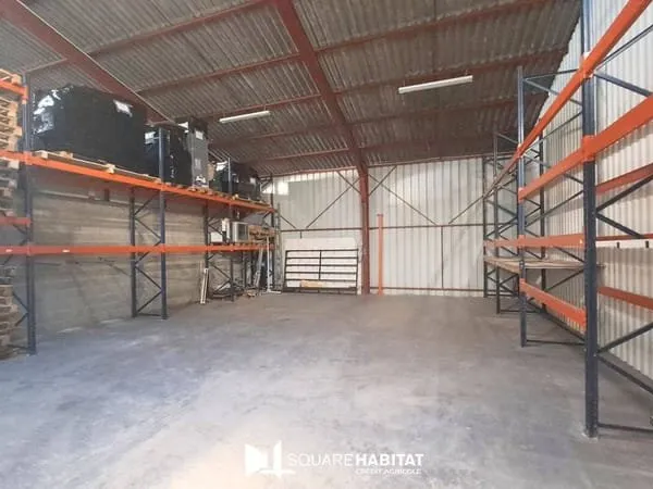 Entrepôt 100 m²