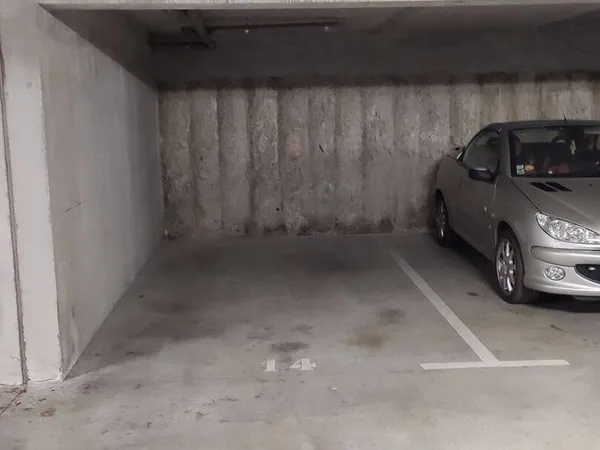 Parking 12 m²