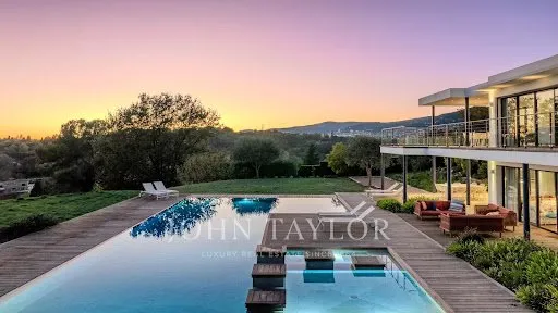 Villa 12 pièces 355 m²