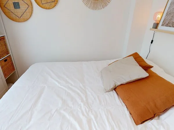 Chambre 6 pièces 100 m²