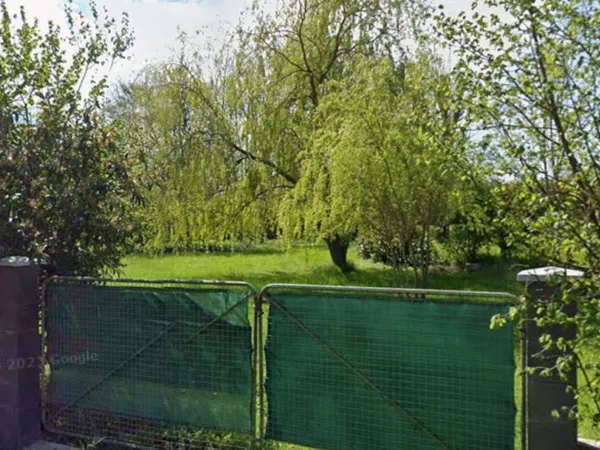 Terrain 1694 m²