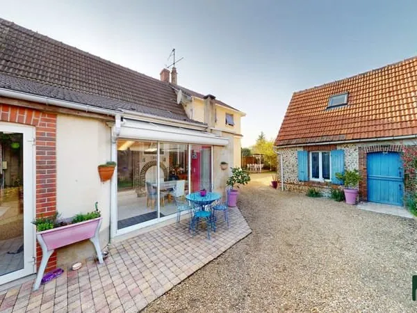 Charmante maison de campagne avec dépendances