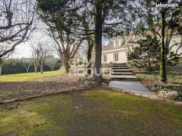 Propriété 8 pièces 198 m²