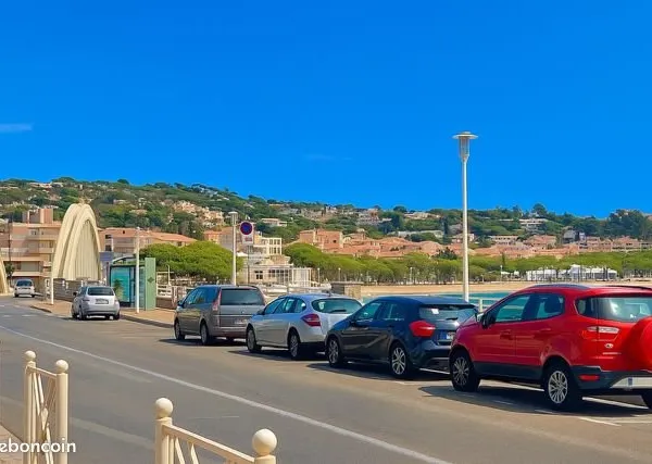 83120 sainte maxime local commercial a louer