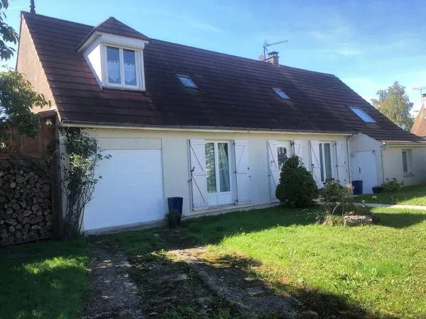 VOISENON - MAISON INDIVIDUELLE 5 CHAMBRES - 2 GARAGES - TERR