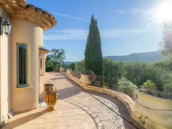 Villa 6 pièces 195 m²