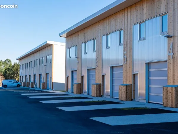 LOCAL D'ACTIVITÉS à louer 132 m² - Zone d'Arriet