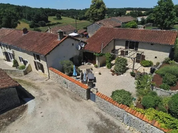 Maison Vente Nanteuil-en-Vallée 8p 313m² 297850€