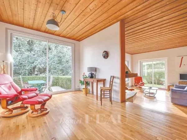 Mareil-Marly, commune limitrophe de Saint-Germain-en-Laye, maison familiale sur grand terrain