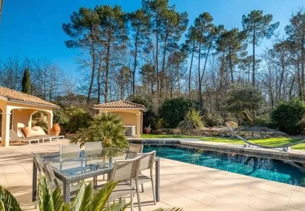 Maison 6 pièces de 170m² à Saint-Morillon