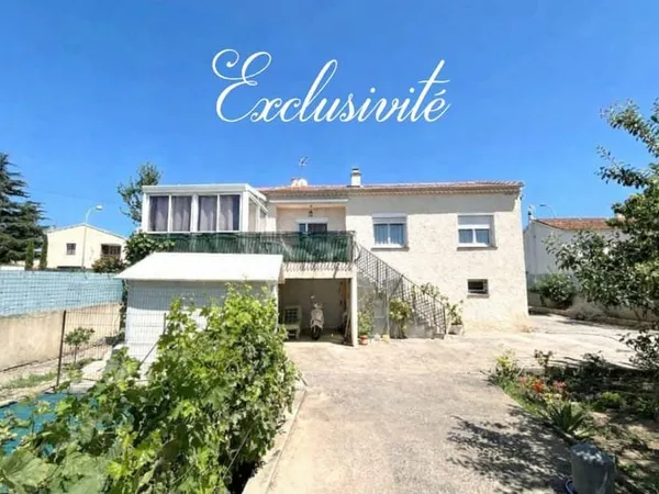 A 15 mn à pied du port de Sanary-sur-Mer, maison de 80 m² + grand garage