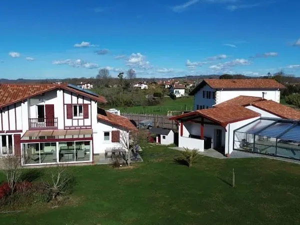 Villa 9 pièces 275 m²