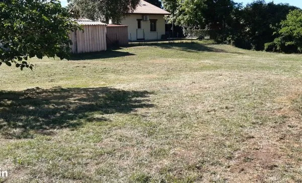 Terrain 600 M2