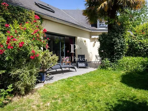 Maison 8 pièce(s) 272 m2