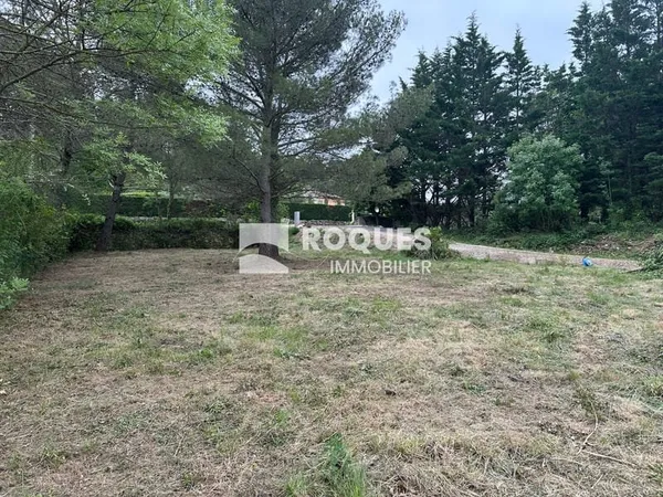 Lodeve, proche centre ville, terrain à bâtir de 920 m2 Plat