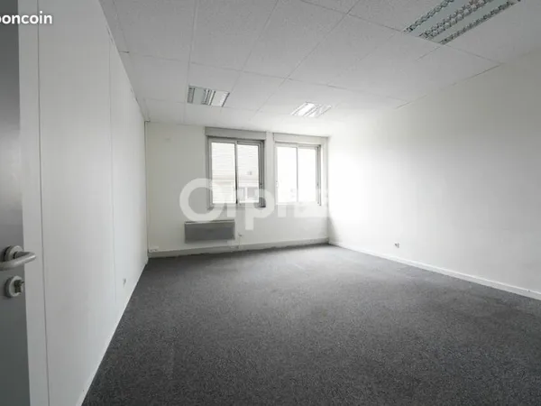 Bureau 170 m²
