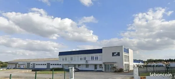 Local bureaux 253 m²