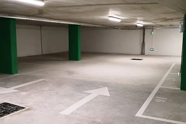 LA GARENNE COLOMBES - Emplacement de stationnement de type handicapé
