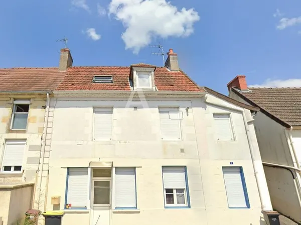 EN VENTE - IMPHY, 2 H 30 PARIS Immeuble avec deux appartements.