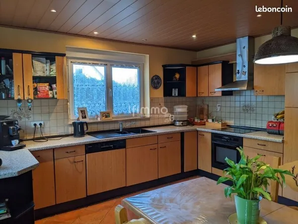 Maison 8 pièces 180 m²
