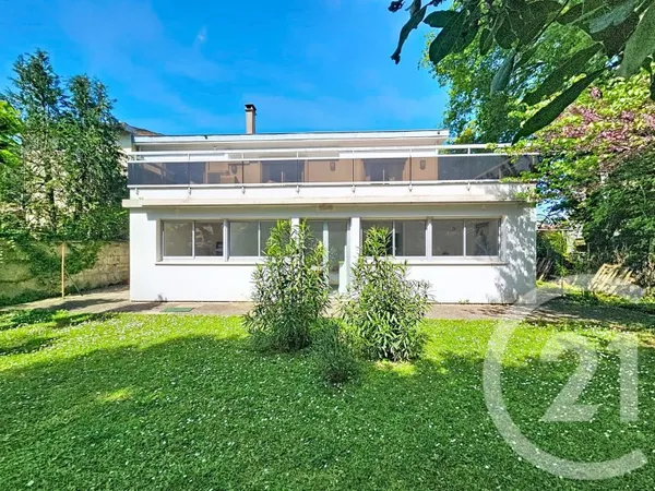 Maison 8 pièces 238 m²