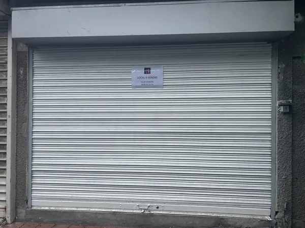 EXCLUSIVITE LOCAL COMMERCIAL À VENDRE DE 56 M2