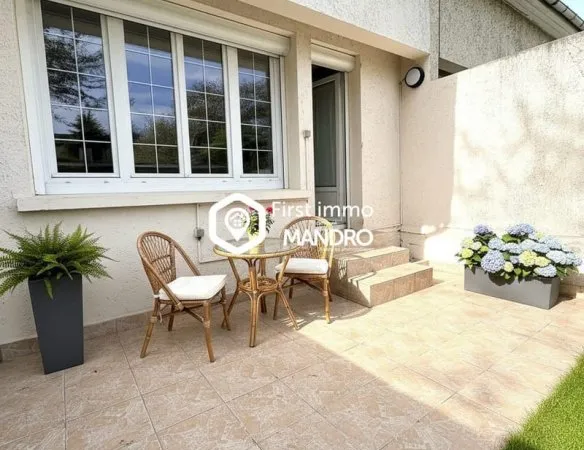 Duplex lumineux avec jardin plein sud & potentiel rare