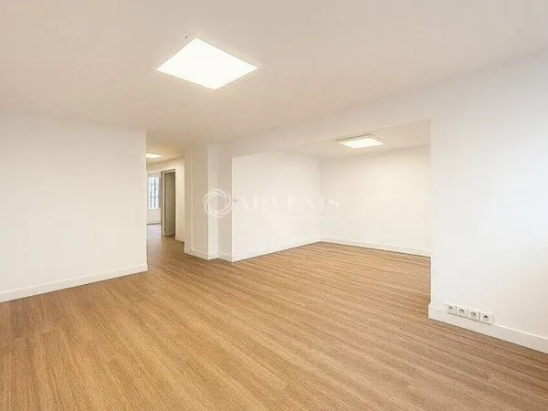 Bureau 150 m²