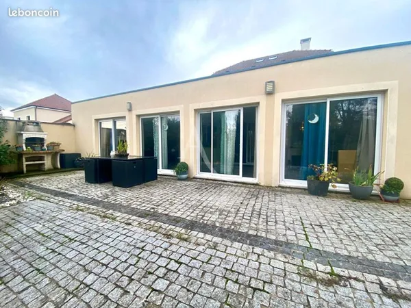 Maison 8 pièces 208 m²
