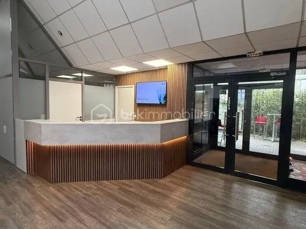 Bureau moderne à louer de 19.25 m² : Connexion Fibre et Salle de Réunion
