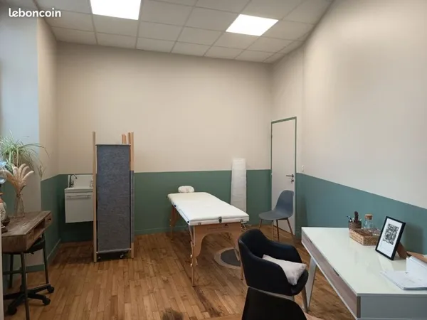 Salle de soin 20m2 dans cabinet pluridisciplinaire de santé et de bien-être