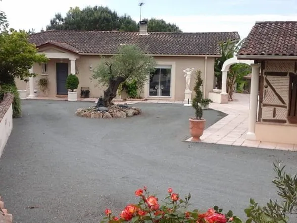 Maison en Pierre avec deuxième habitation indépendante de pl