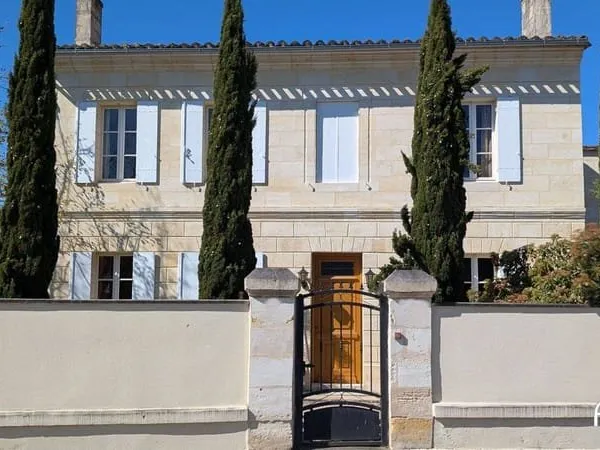 Maison 8 pièces 230 m²