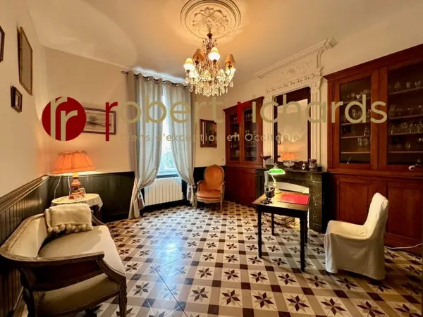 Maison 10 pièces 290 m²