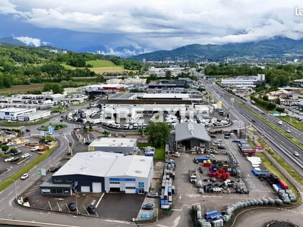 LOCAL COMMERCIAL 1186 m² CHAMBÉRY