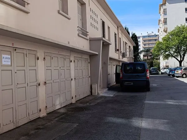 Garage a louer