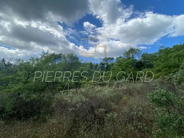 Terrain 8898 m²