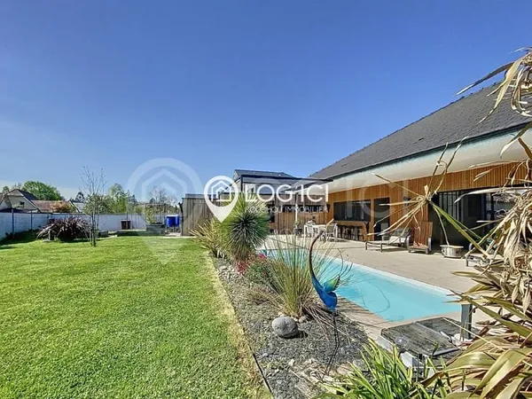 Maison contemporaine aux prestations haut de gamme LONS/LESC