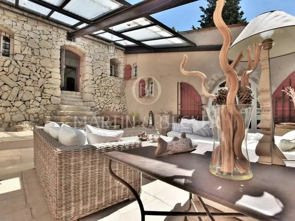 CHATEAUNEUF DE GRASSE - MAGNIFIQUE BASTIDE AUTHENTIQUE