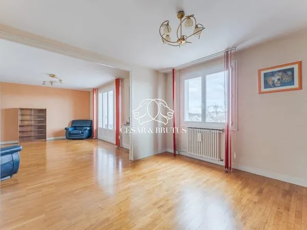 APPARTEMENT T4 PARILLY 85M2
