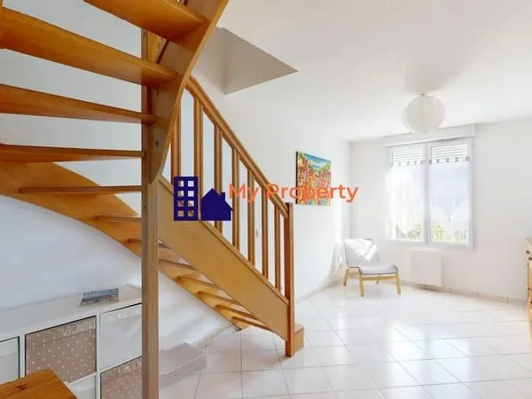 Charmant duplex lumineux à vendre - 3 chambres - À 5 min d